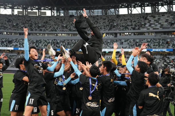 也是在向世 也是在向世