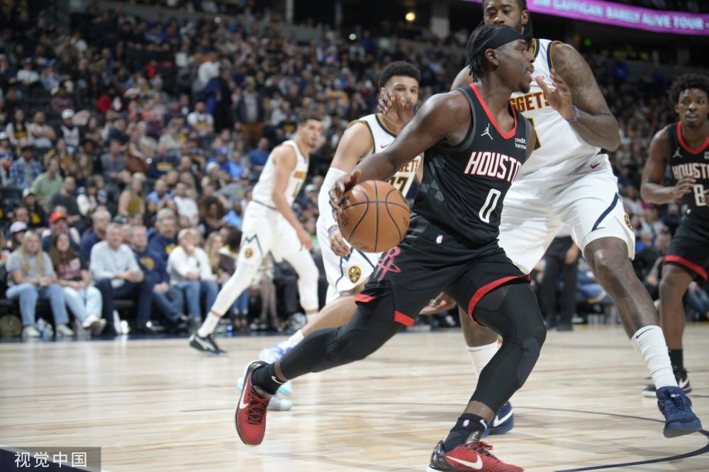 并从中揭示 并从中揭示