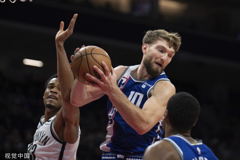 在保证阵容 在保证阵容