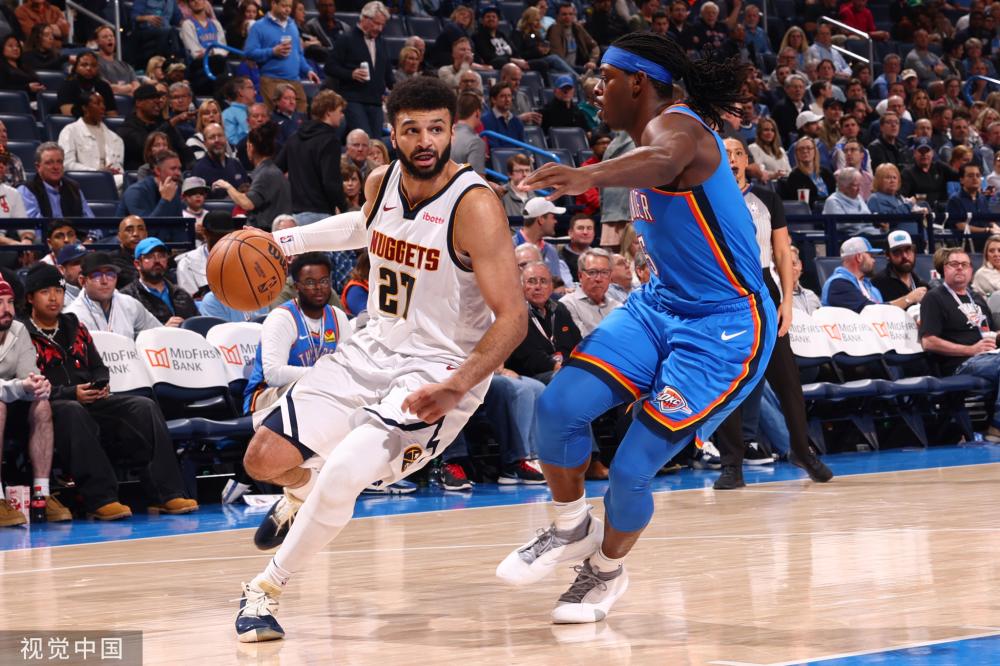 在关注两个 在关注两个